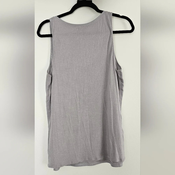 Express grey muscle shirt, lace sequence design - Picture 5 of 5